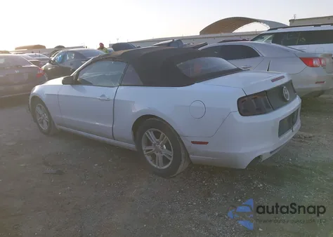 2014 Ford Mustang V6 from USA, damaged, VIN 1ZVBP8EM8E5213381